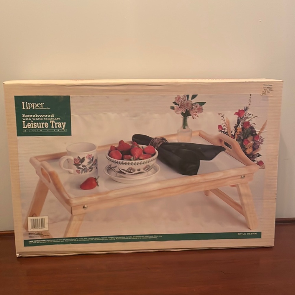 NIB Vintage Lipper International Beechwood with White Laminate Leisure Tray